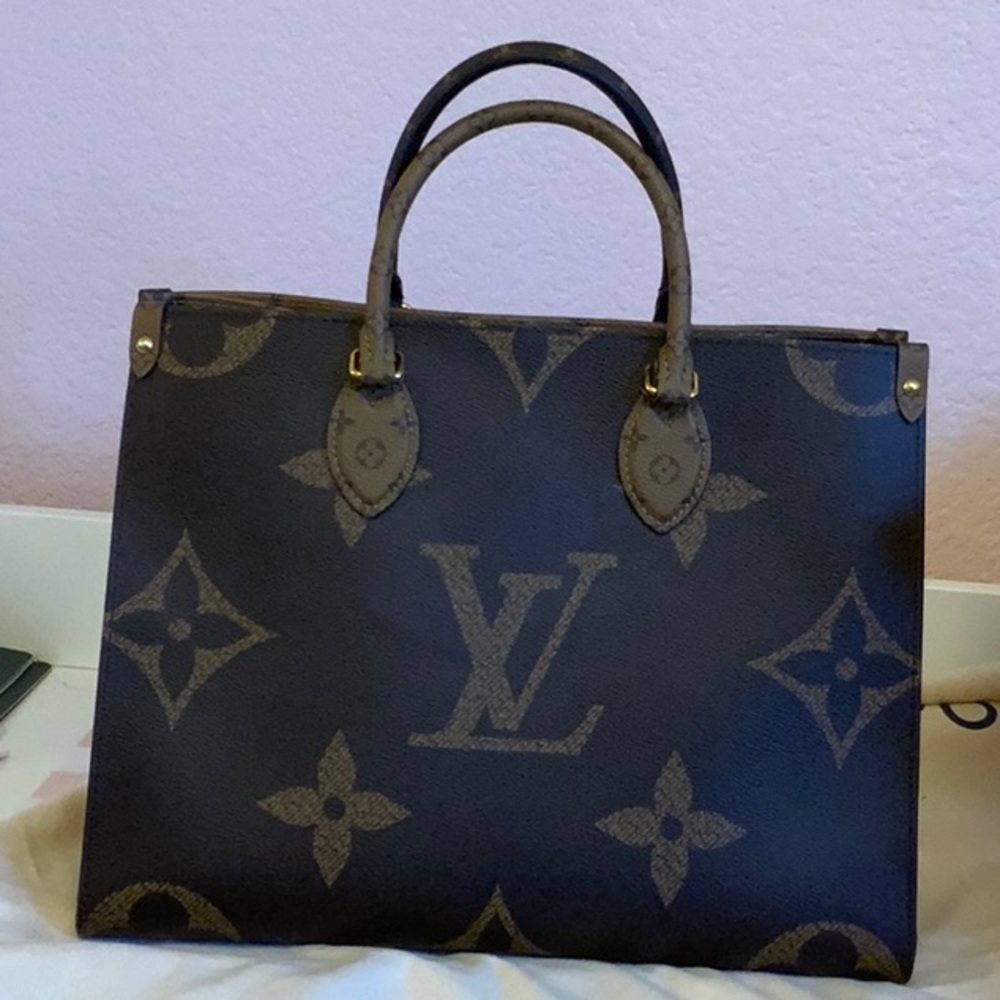 ON the go tote reverse monogram LV Bah